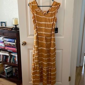 Simply Vera Vera Wang Tank Maxi dress. Orange with white stripes. NWT. XS